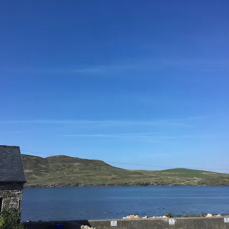 The Pier Bar , Bed & Breakfast *